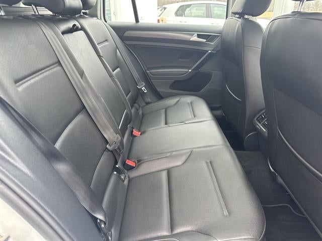 2018 Volkswagen Golf SportWagen SE