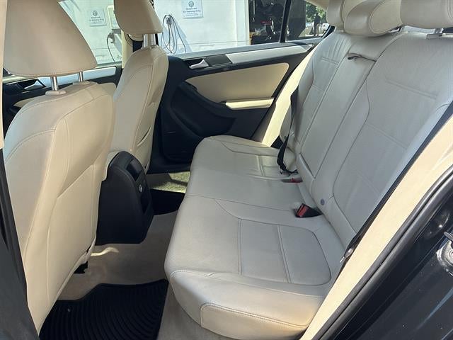 2013 Volkswagen Jetta 4dr Auto SE w/Convenience