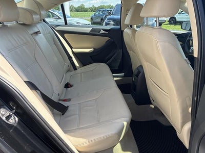 2013 Volkswagen Jetta 4dr Auto SE w/Convenience