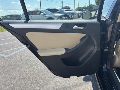 2013 Volkswagen Jetta 4dr Auto SE w/Convenience