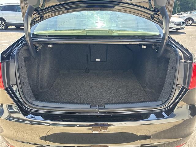 2013 Volkswagen Jetta 4dr Auto SE w/Convenience