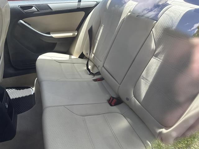 2013 Volkswagen Jetta 4dr Auto SE w/Convenience/Sunroof