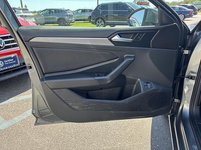 2024 Volkswagen Jetta SE Auto