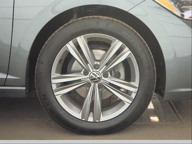 2024 Volkswagen Jetta SE Auto