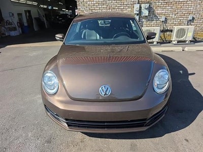 2012 Volkswagen Beetle 2dr Cpe Auto 2.5L PZEV