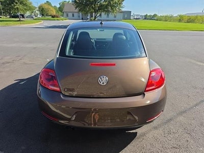 2012 Volkswagen Beetle 2dr Cpe Auto 2.5L PZEV