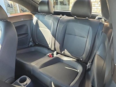 2012 Volkswagen Beetle 2dr Cpe Auto 2.5L PZEV
