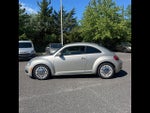 2014 Volkswagen Beetle 2dr Auto 2.5L PZEV *Ltd Avail*