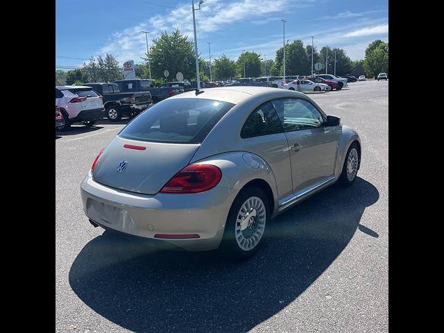 2014 Volkswagen Beetle 2dr Auto 2.5L PZEV *Ltd Avail*