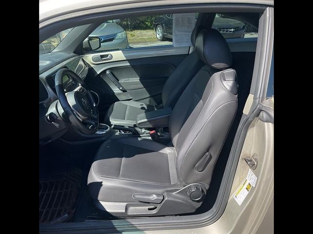 2014 Volkswagen Beetle 2dr Auto 2.5L PZEV *Ltd Avail*