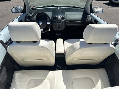 2010 Volkswagen New Beetle Convertible 2dr Auto Final Edition