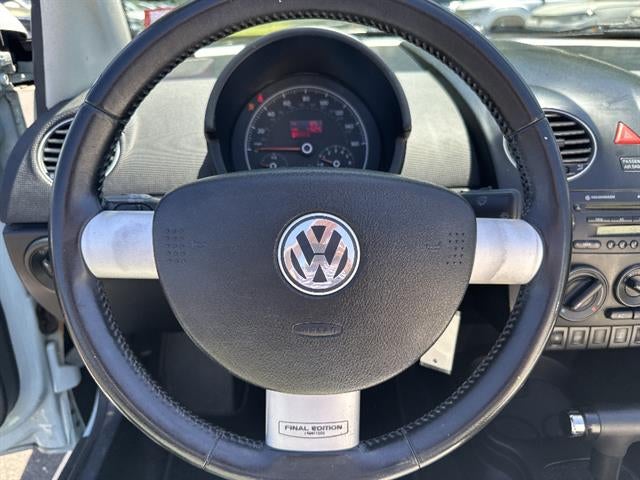 2010 Volkswagen New Beetle Convertible 2dr Auto Final Edition
