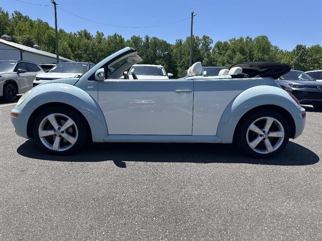 2010 Volkswagen New Beetle Convertible 2dr Auto Final Edition