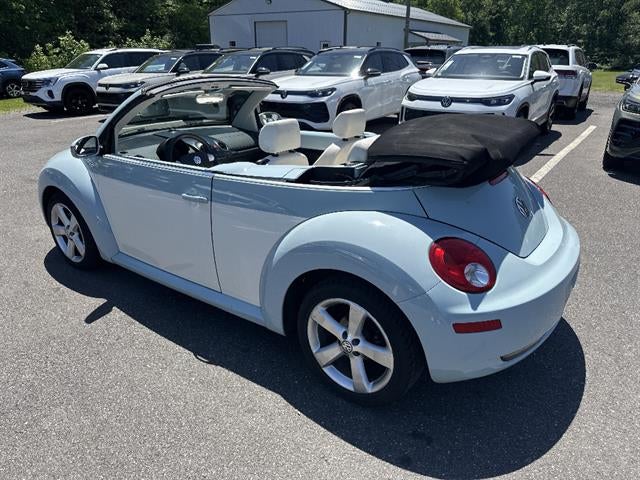 2010 Volkswagen New Beetle Convertible 2dr Auto Final Edition
