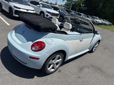 2010 Volkswagen New Beetle Convertible 2dr Auto Final Edition