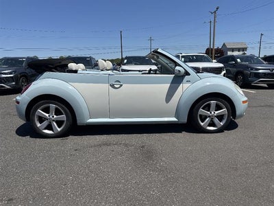 2010 Volkswagen New Beetle Convertible 2dr Auto Final Edition
