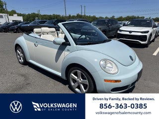 2010 Volkswagen New Beetle Convertible 2dr Auto Final Edition