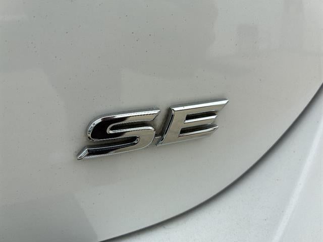 2019 Toyota Camry SE Auto