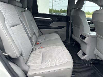 2016 Toyota Highlander AWD 4dr V6 LE