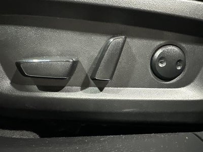 2023 Mitsubishi Outlander PHEV SE