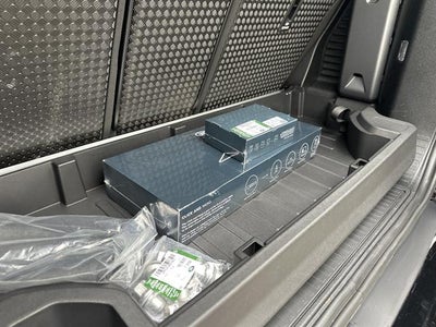 2024 Land Rover Defender 90 P400 X-Dynamic SE