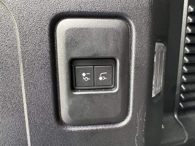 2024 Land Rover Defender 90 P400 X-Dynamic SE