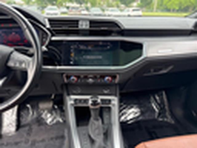 2022 Audi Q3 Premium 40 TFSI quattro