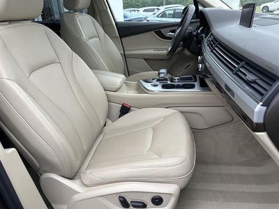 2019 Audi Q7 Premium Plus 45 TFSI quattro