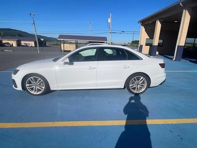 2022 Audi A4 Sedan S line Premium Plus 45 TFSI quattro