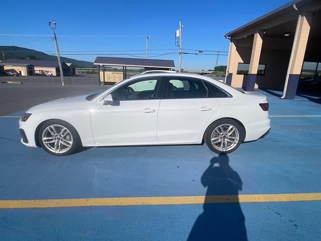 2022 Audi A4 Sedan S line Premium Plus 45 TFSI quattro