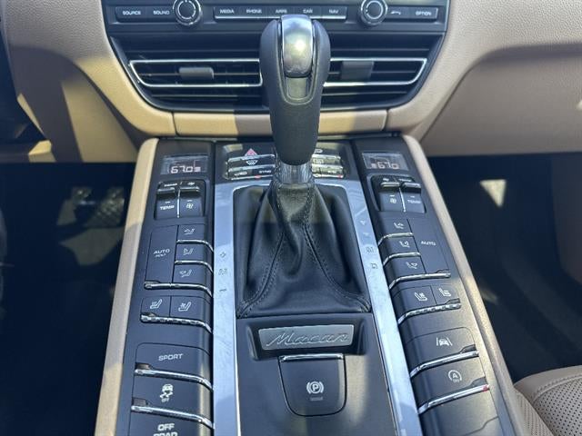 2021 Porsche Macan AWD