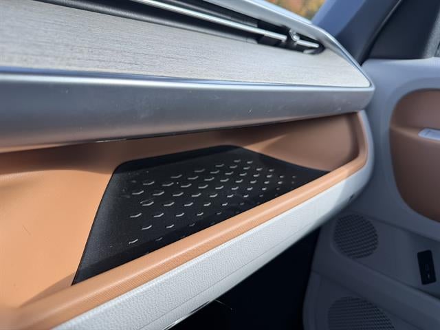 2025 Volkswagen ID. BUZZ 1st Edition 4MOTION w/Two-Tone