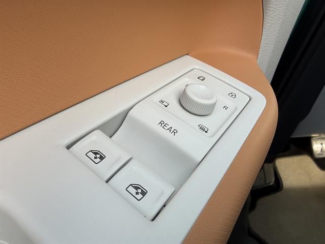 2025 Volkswagen ID. BUZZ 1st Edition 4MOTION w/Two-Tone