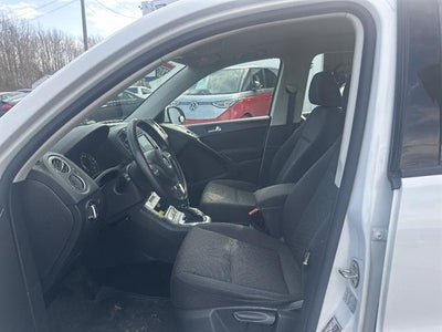 2017 Volkswagen Tiguan Limited 2.0T Limited S 4Motion