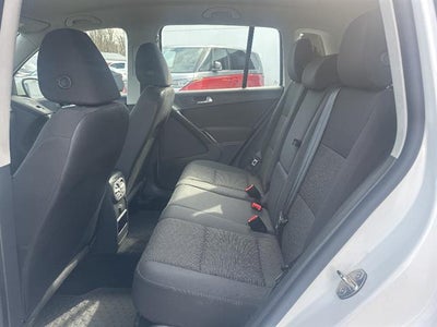 2017 Volkswagen Tiguan Limited 2.0T Limited S 4Motion