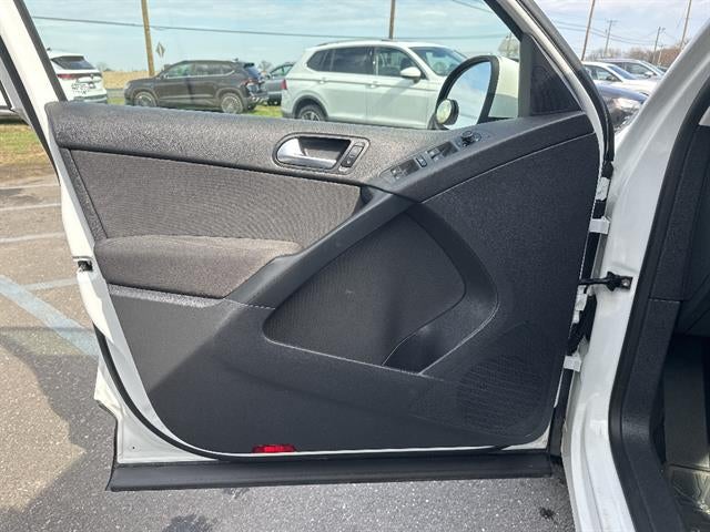 2017 Volkswagen Tiguan Limited 2.0T Limited S 4Motion