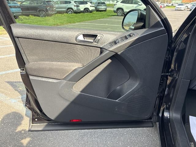 2017 Volkswagen Tiguan Limited 2.0T Limited S 4Motion