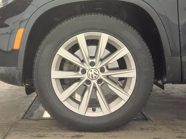 2017 Volkswagen Tiguan Limited 2.0T Limited S 4Motion