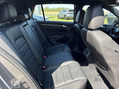 2017 Volkswagen Golf R 4-Door Manual w/DCC/Nav