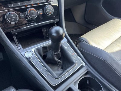 2017 Volkswagen Golf R 4-Door Manual w/DCC/Nav