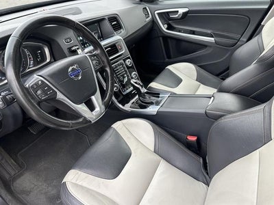 2016 Volvo S60 Cross Country T5 Platinum