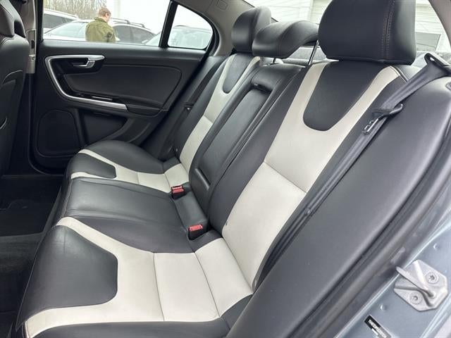 2016 Volvo S60 Cross Country T5 Platinum