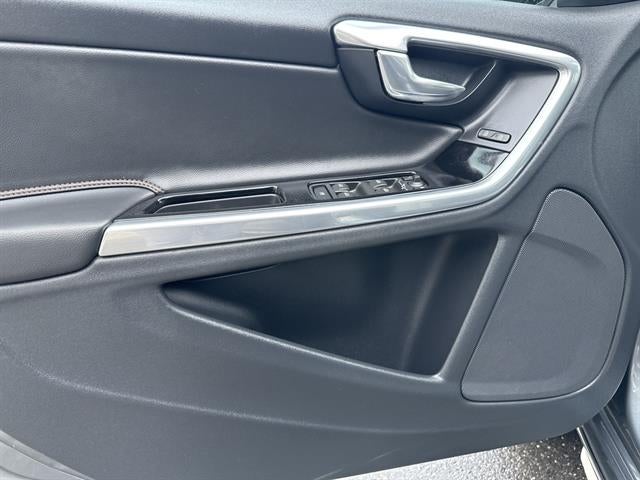 2016 Volvo S60 Cross Country T5 Platinum