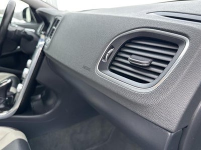 2016 Volvo S60 Cross Country T5 Platinum