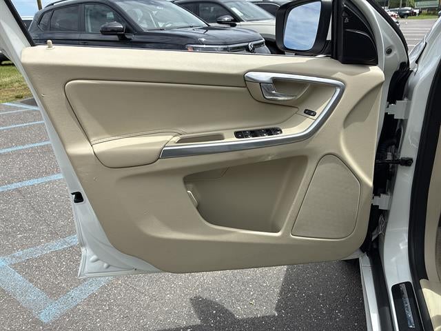 2015 Volvo XC60 2015.5 AWD 4dr T6